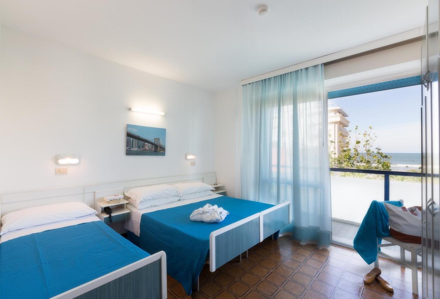 Hotel Taunus - Vista Mare リッチョーネ エクステリア 写真