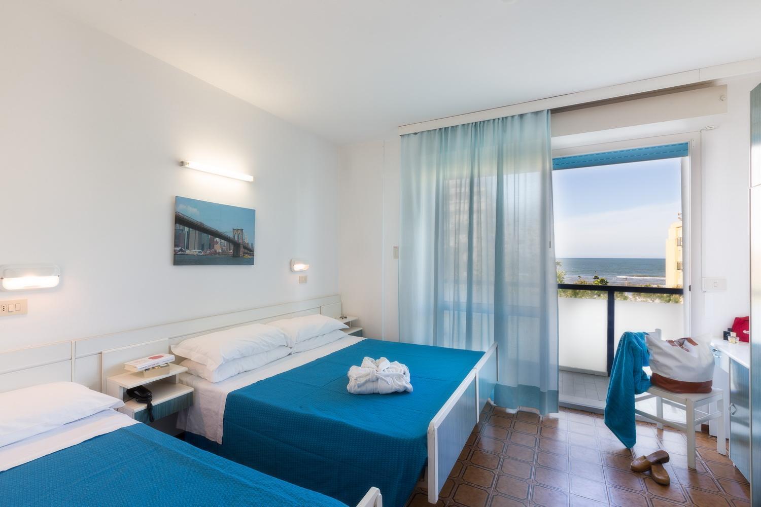 Hotel Taunus - Vista Mare リッチョーネ エクステリア 写真