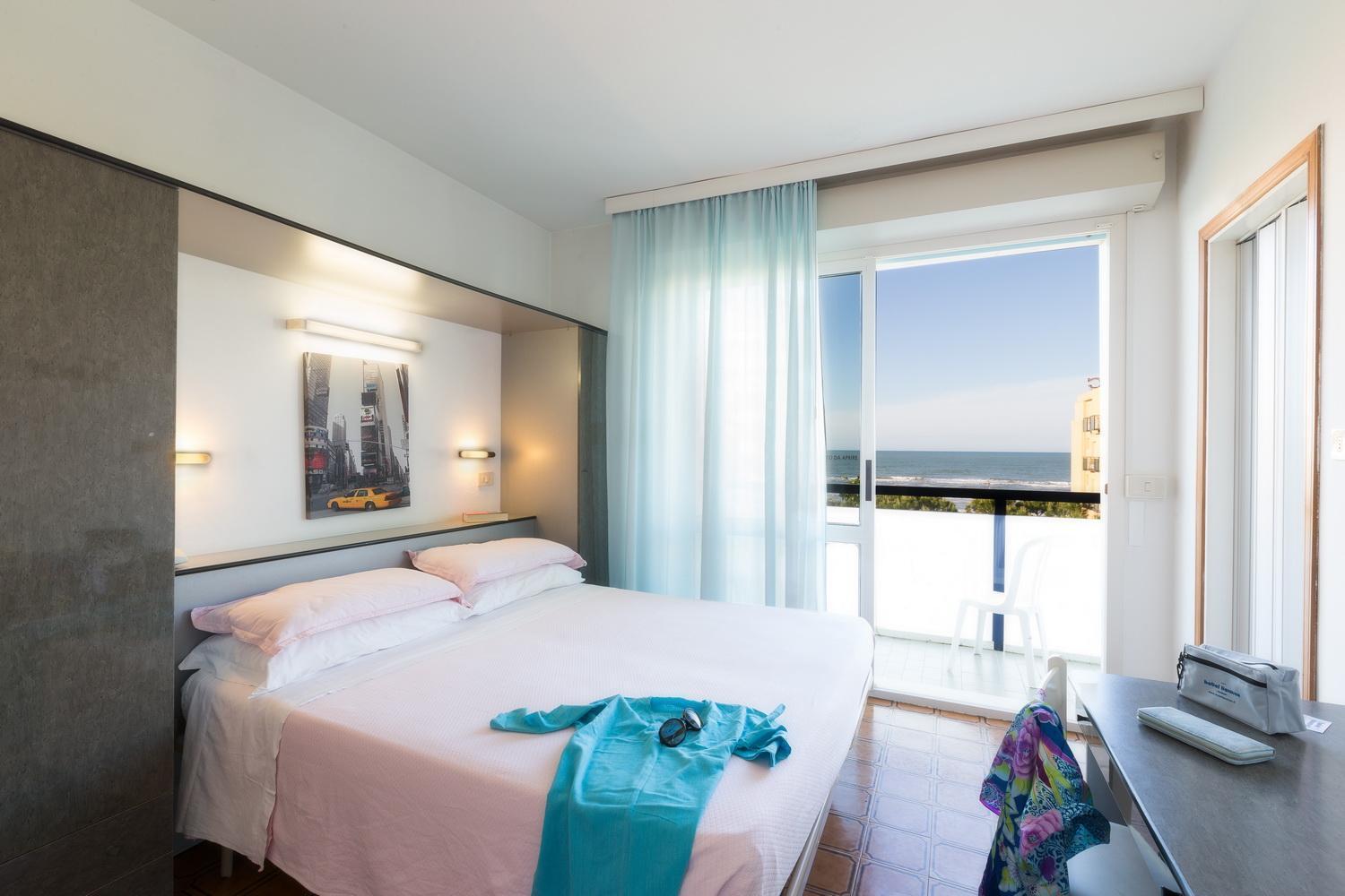 Hotel Taunus - Vista Mare リッチョーネ エクステリア 写真